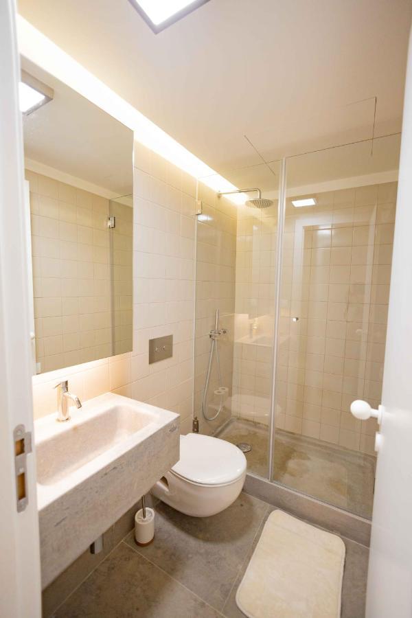 New Center Apartment